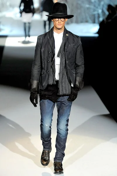 Look 26